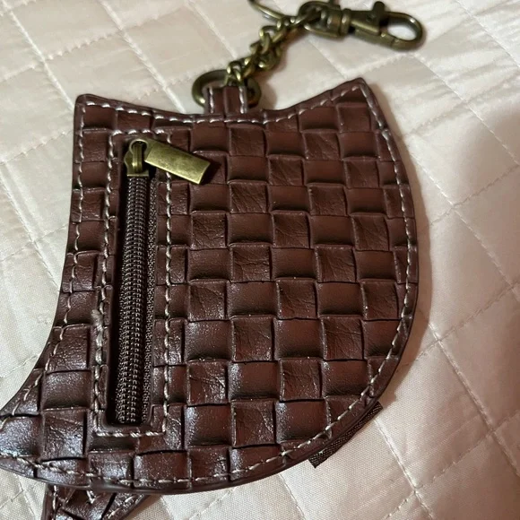 Owl key chain. Zippered on back. Like new - Picture 2 of 3